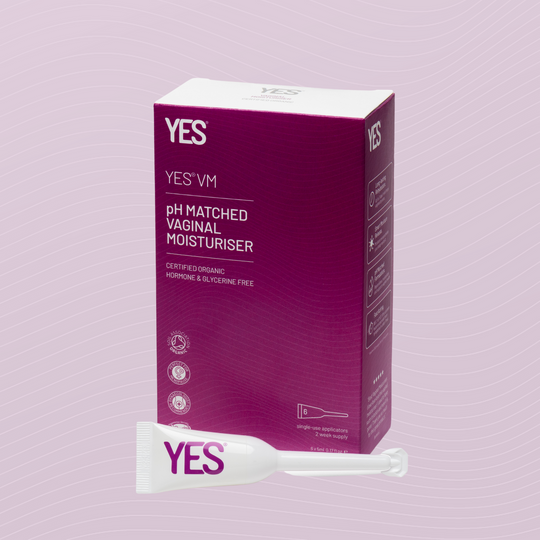 YES VM vaginal moisturiser applicator next to the VM vaginal moisturiser 6 pack carton