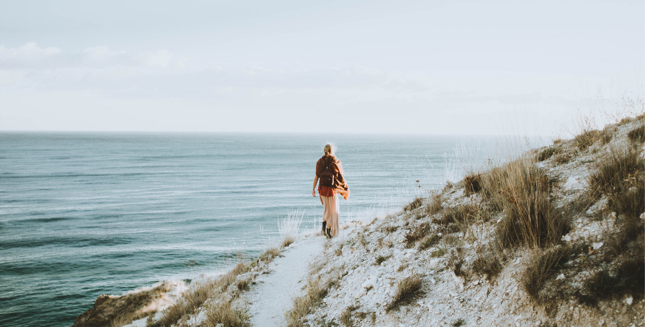 symptoms of vaginal dryness infographic